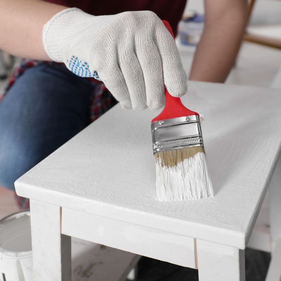 Wood painting and polishing work 1